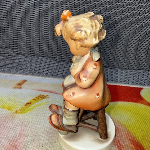 Hummel Porcelain Figurine "Mothers Helper" #133 TMK6 W. Germany - Picture 3 of 10